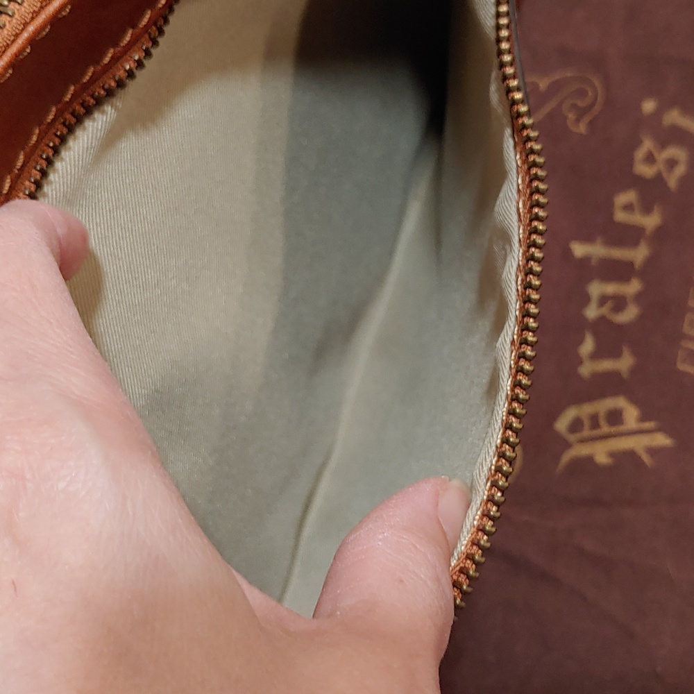 LEATHER CLUTCH - Picture 7 of 7